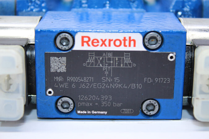 REXROTH R900548271 DIRECTIONAL CONTROL VALVE R900952630
