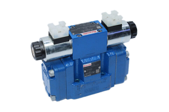 REXROTH R900548271 DIRECTIONAL CONTROL VALVE R900952630