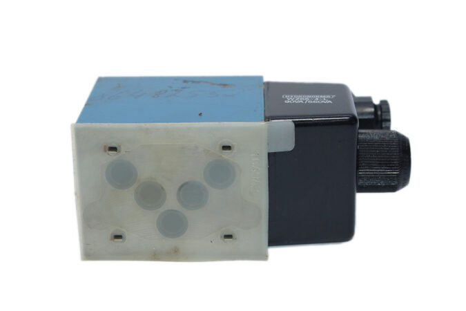 REXROTH R900591400 DIRECTIONAL CONTROL VALVE 4WE10Y32/CW220N9Z5L - Image 5