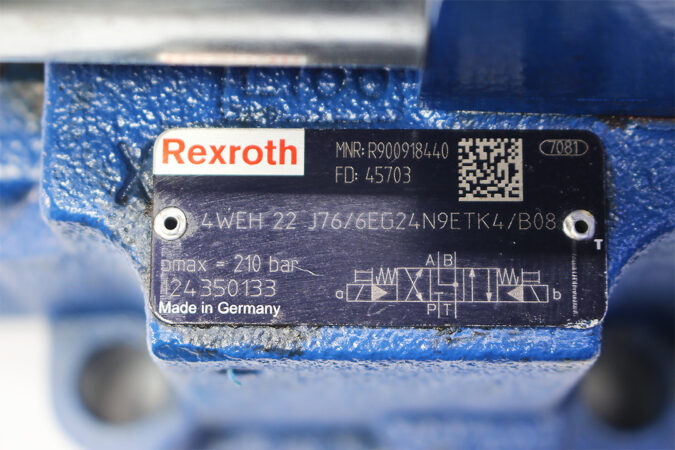 REXROTH R900901045 DIRECTIONAL CONTROL VALVE R900918440 - Image 4