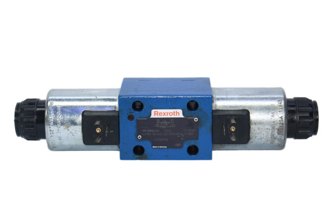 REXROTH R900943416 PROPORTIONAL DIRECTIONAL VALVE 4WRA 10 W60-22/G24N9K4/V-589 - Image 3