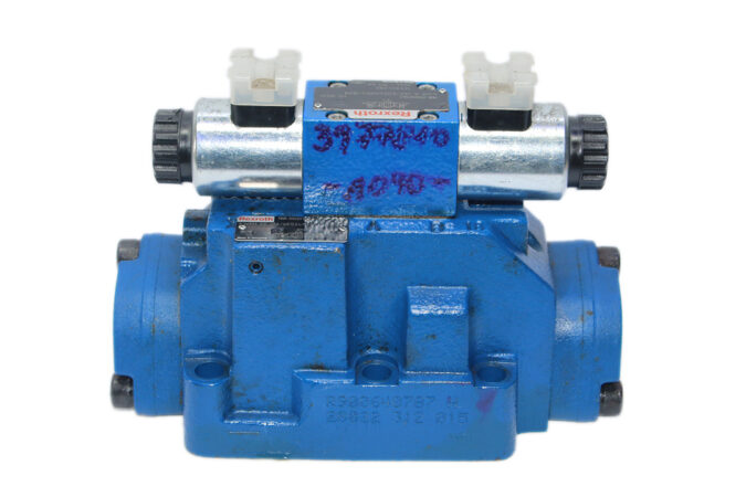 REXROTH R900901045 DIRECTIONAL CONTROL VALVE R900918440 - Image 4