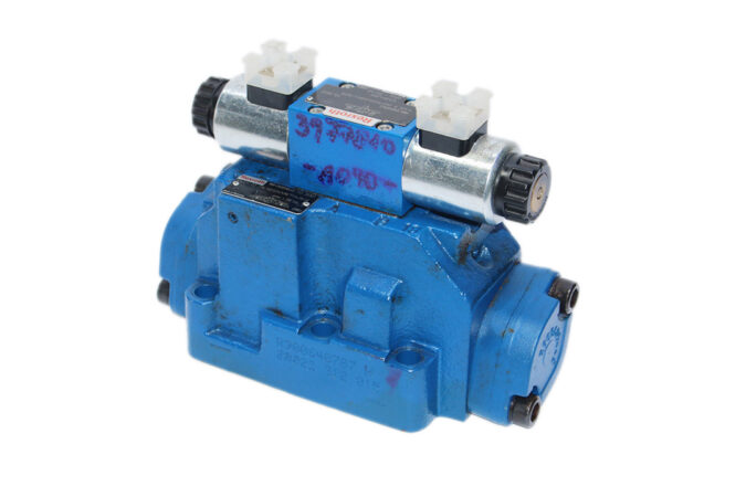 REXROTH R900901045 DIRECTIONAL CONTROL VALVE R900918440 - Image 5