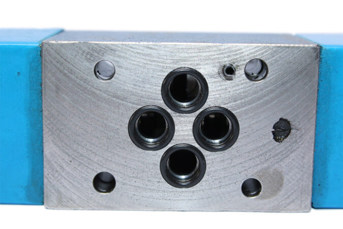 EATON/VICKERS DG4V 3S 2C M U H5 60 DIRECTIONAL CONTROL VALVE - Image 5