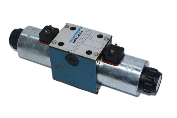 REXROTH R900537609 DIRECTIONAL CONTROL VALVE 4WE10J2-32/CG24N9K4 - Image 7