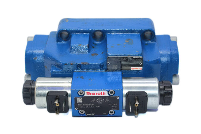 REXROTH R900561288 DIRECTIONAL CONTROL VALVE R901145401 - Image 3