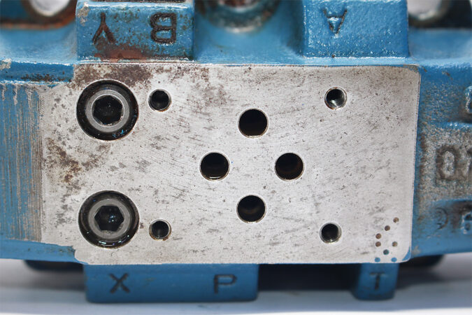 REXROTH 4WRZ16W150-60/6AG24NZ4/M PILOT OPERATED PROPORTIONAL DIRECTIONAL CONTROL VALVE - Image 3