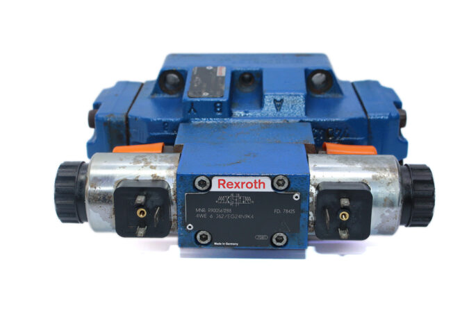REXROTH R900561288 DIRECTIONAL CONTROL VALVE R900923972 - Image 3