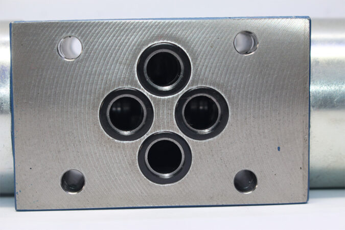 REXROTH R900561288 DIRECTIONAL CONTROL VALVE 4WE6J62/EG24N9K4 - Image 4