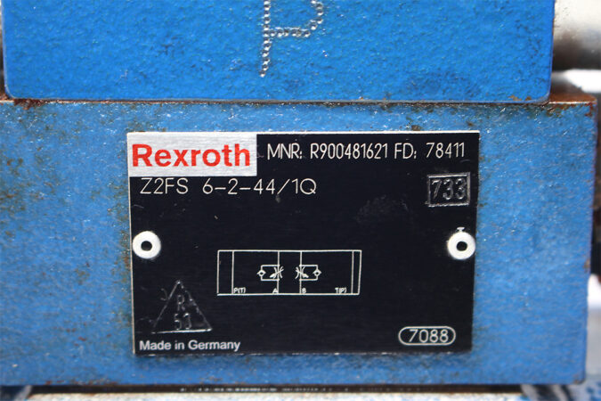 REXROTH R900561288 DIRECTIONAL CONTROL VALVE R900923972 - Image 5