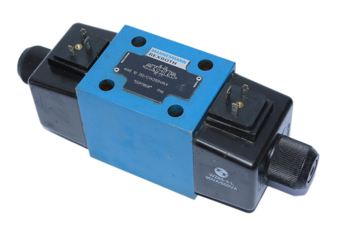 REXROTH R900911868 DIRECTIONAL CONTROL VALVE 4WE10J32/CW230N9K4 - Image 5