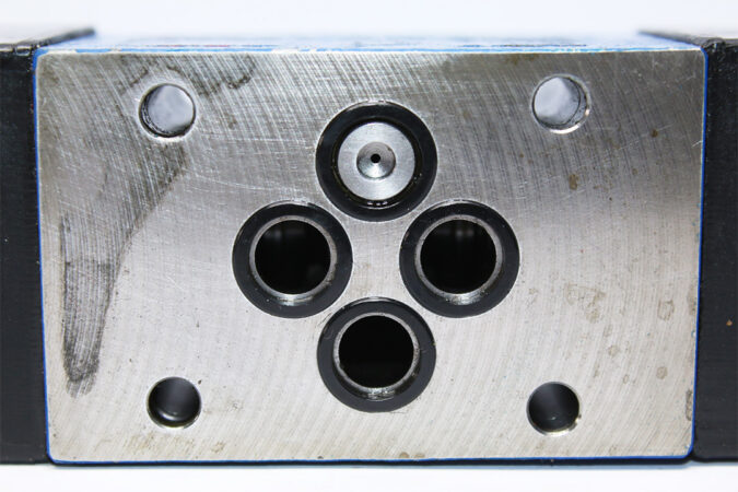 REXROTH R900912188 DIRECTIONAL CONTROL VALVE 4WE6J62/EW110N9K4/B10 - Image 5
