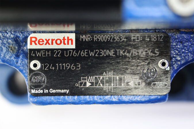 REXROTH R900923634 DIRECTIONAL CONTROL VALVE R900954353 - Image 4