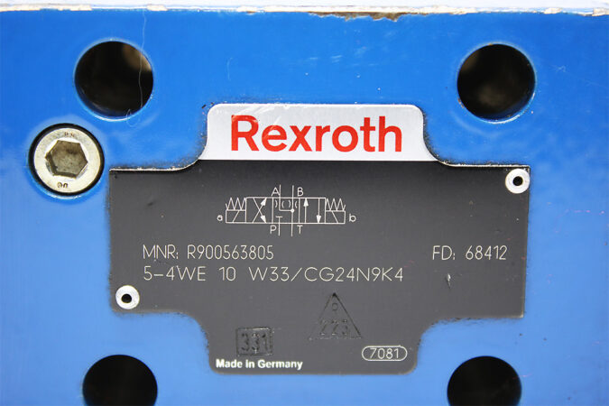 REXROTH R900563805 DIRECTIONAL CONTROL VALVE 5-4WE10W33/CG24N9K4