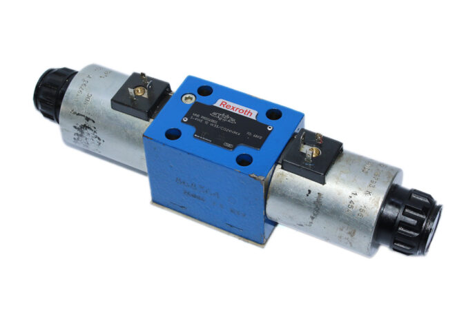 REXROTH R900563805 DIRECTIONAL CONTROL VALVE 5-4WE10W33/CG24N9K4 - Image 4