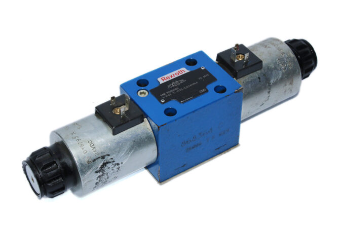 REXROTH R900563805 DIRECTIONAL CONTROL VALVE 5-4WE10W33/CG24N9K4