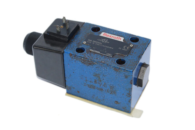 REXROTH R900912496 DIRECTIONAL CONTROL VALVE 4WE 10 D33/CW230N9K4 - Image 6