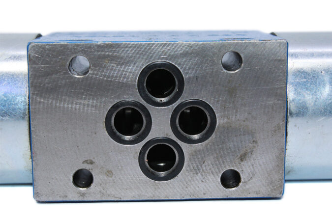 REXROTH R900561278 DIRECTIONAL CONTROL VALVE 4WE6E62/EG24N9K4 - Image 5
