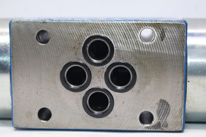 REXROTH R900561282 DIRECTIONAL CONTROL VALVE 4WE6G62/EG24N9K4 - Image 3
