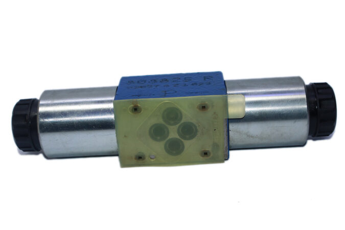 REXROTH R900561282 DIRECTIONAL CONTROL VALVE 4WE6G62/EG24N9K4 - Image 4