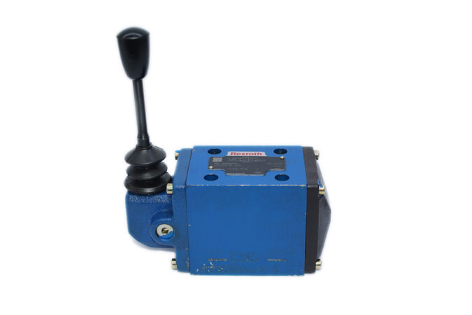 REXROTH R900586919 MANUAL DIRECTIONAL VALVE 4WMM10J31/ - Image 4