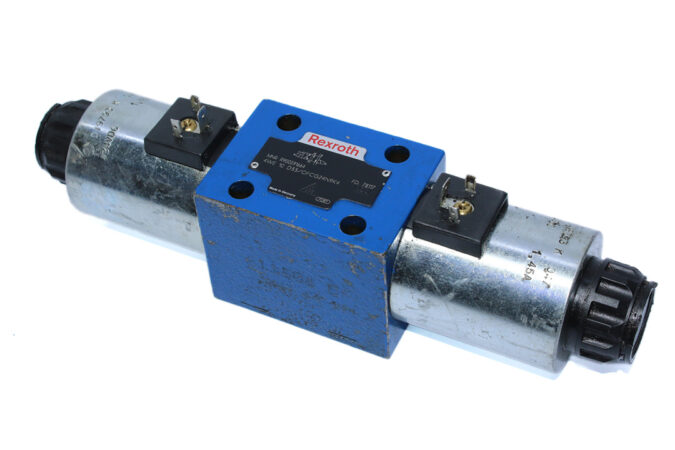 REXROTH R900591664 DIRECTIONAL CONTROL VALVE 4WE10D33/OFCG24N9K4 - Image 4