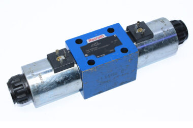 REXROTH R900591664 DIRECTIONAL CONTROL VALVE 4WE10D33/OFCG24N9K4