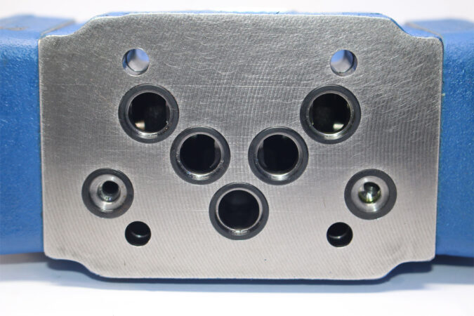 REXROTH R900952630 DIRECTIONAL CONTROL VALVE R900548271 - Image 7