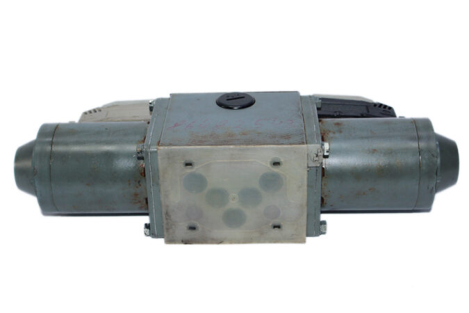 REXROTH 4WE 10 R11/LG24NZ5L DIRECTIONAL CONTROL VALVE - Image 4
