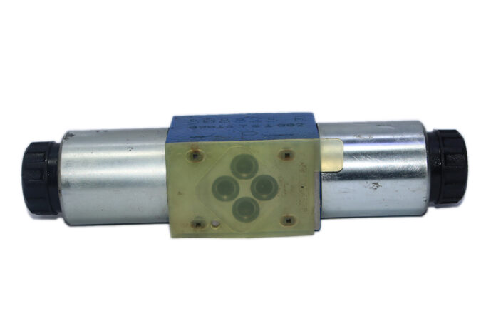 REXROTH R900567512 DIRECTIONAL CONTROL VALVE 4WE 6 D62/OFEG24N9K4 - Image 5