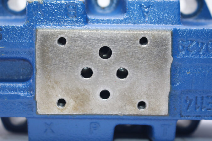 REXROTH R900928784 PILOT OPERATED DIRECTIONAL VALVE 4WEH 16 E72/6EG24N9ETK4/B08 - Image 3