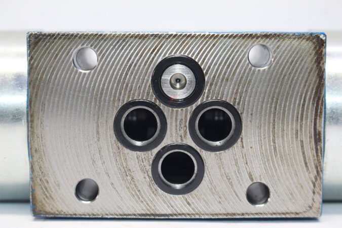 REXROTH R900910299 DIRECTIONAL CONTROL VALVE 4WE6J62/EG24N9K4/B12 - Image 4