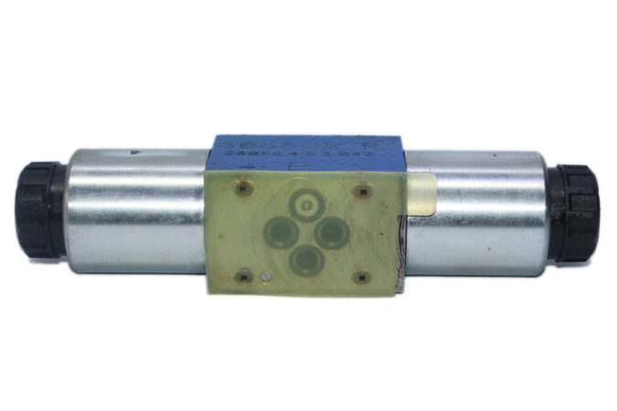 REXROTH R900910299 DIRECTIONAL CONTROL VALVE 4WE6J62/EG24N9K4/B12 - Image 5