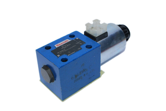 REXROTH R900595533 DIRECTIONAL CONTROL VALVE 4WE 10 EB33/CG24N9K4 - Image 5