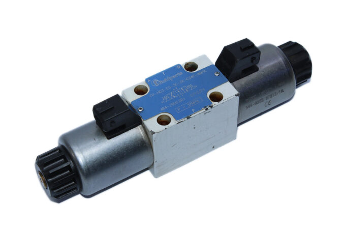 FLUID PARTS FP-HD3-ES-3C-ZK-024C-AMPX DIRECTIONAL CONTROL VALVE