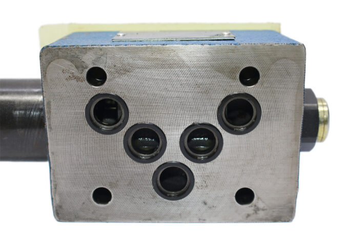 REXROTH R900410880 PRESSURE REDUCING VALVE ZDR 10 DP2-54/150YM - Image 6