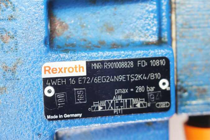 REXROTH R900548271 DIRECTIONAL CONTROL VALVE R901008828 - Image 4