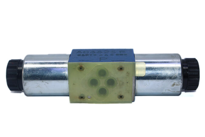 REXROTH R900914070 DIRECTIONAL CONTROL VALVE 4WE6Q62/EG24N9K4/V - Image 5