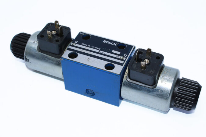 BOSCH 0 810 091 212 DIRECTIONAL CONTROL VALVE 081WV06P1V1004WS024/00D0 - Image 4