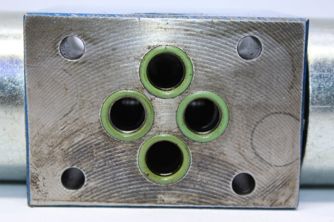 BOSCH 0 810 091 212 DIRECTIONAL CONTROL VALVE 081WV06P1V1004WS024/00D0 - Image 5