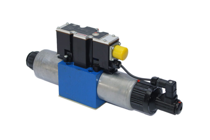 REXROTH R900927235 PROPORTIONAL DIRECTIONAL VALVE 4WREE10V50-23/G24K31/A1V - Image 6