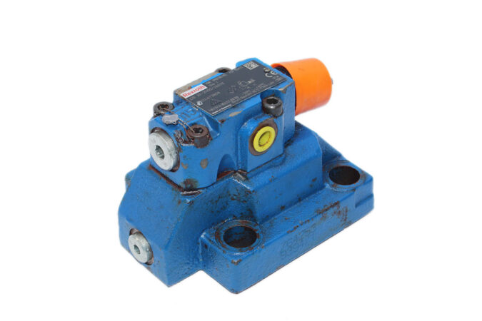 REXROTH R900784702 PRESSURE REDUCING VALVE DB30-2N55/200YE - Image 4
