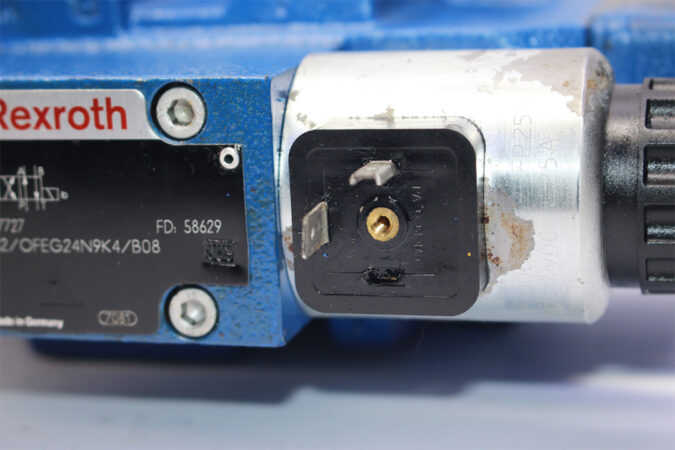 REXROTH R900976231 DIRECTIONAL CONTROL VALVE R900907727 - Image 5