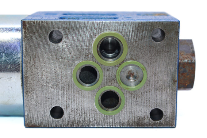 REXROTH R901230573 DIRECTIONAL SEAT VALVE M-2SED6PK13/350CG24K4/V - Image 3