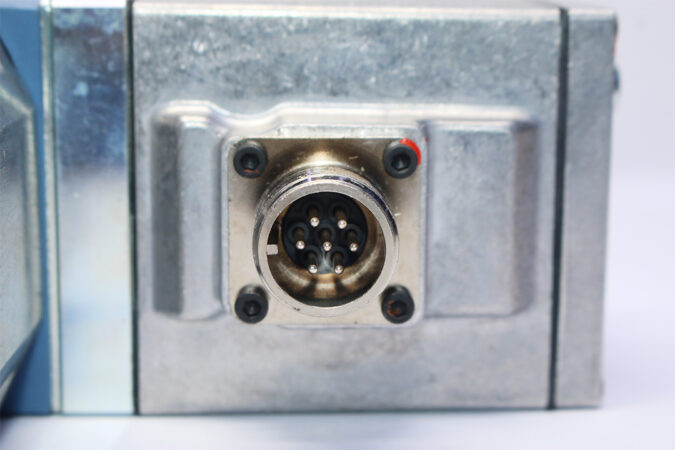 MOOG D661-4303E SERVO VALVE G75JOCA6VSX2HA - Image 4