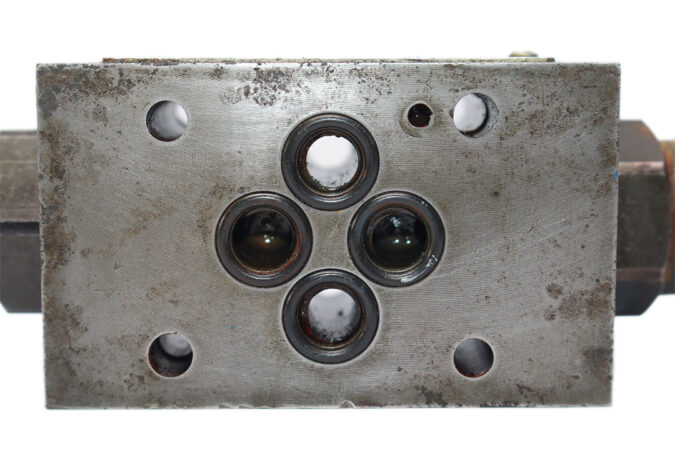 VICKERS DGMFN 3 Y A2W B2W 41 FLOW CONTROL VALVE - Image 5